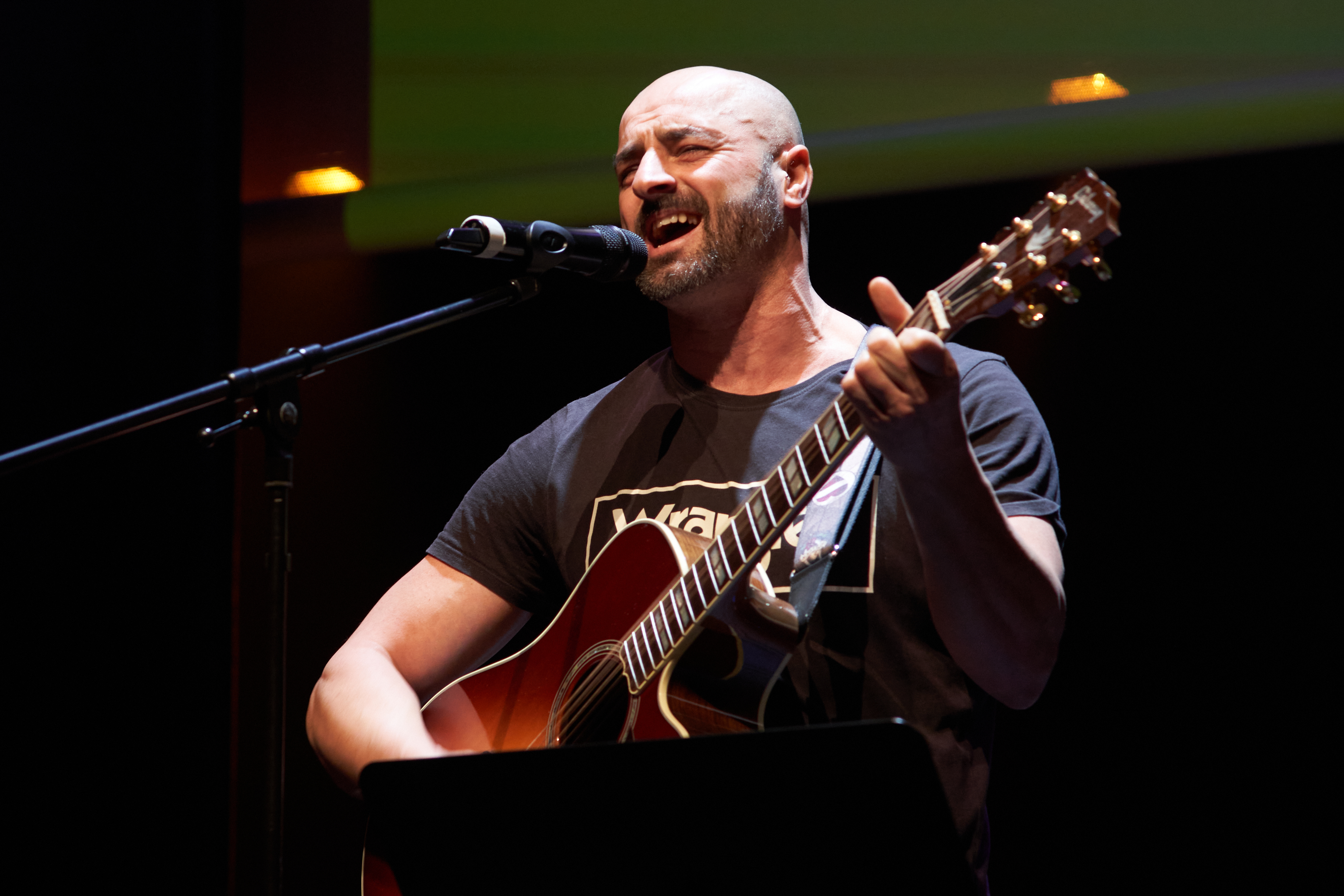 Performance vocal em palco
