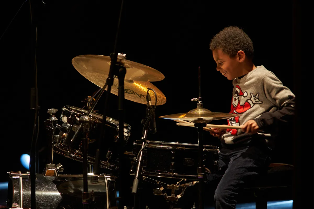 Bateria em palco no Recital de Natal de 2024